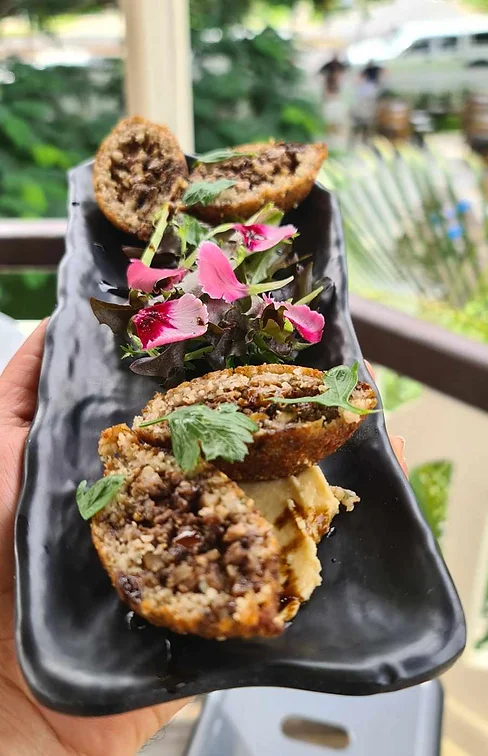 Welcome to Grays Bar & Restaurant