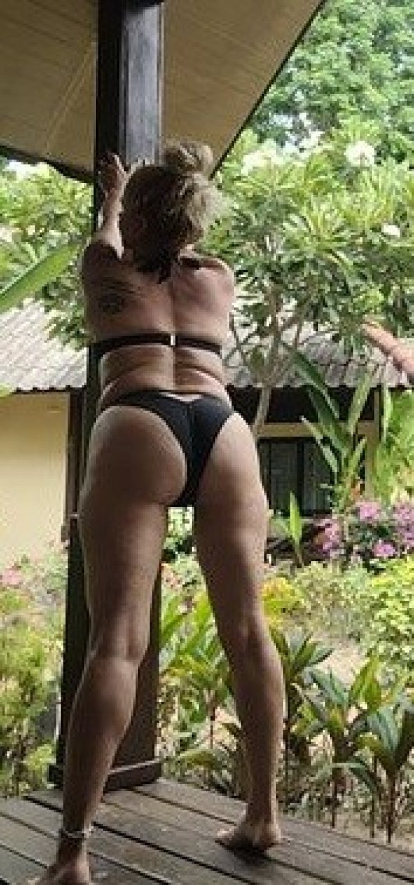 Hello gentlemen!! Thank you for stopping by:)