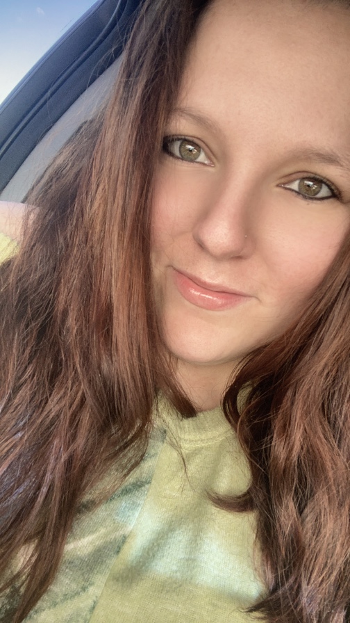 if you are a mom who needs a friend, a DECENT guy who isn’t gross (I mean this in an attitude way), or just someone that’s lonely and needs someone to talk to.