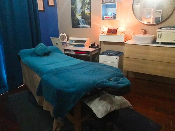 Hands of Serenity is located in Flinders View, Ipswich, QLD With easy access and on-street parking.