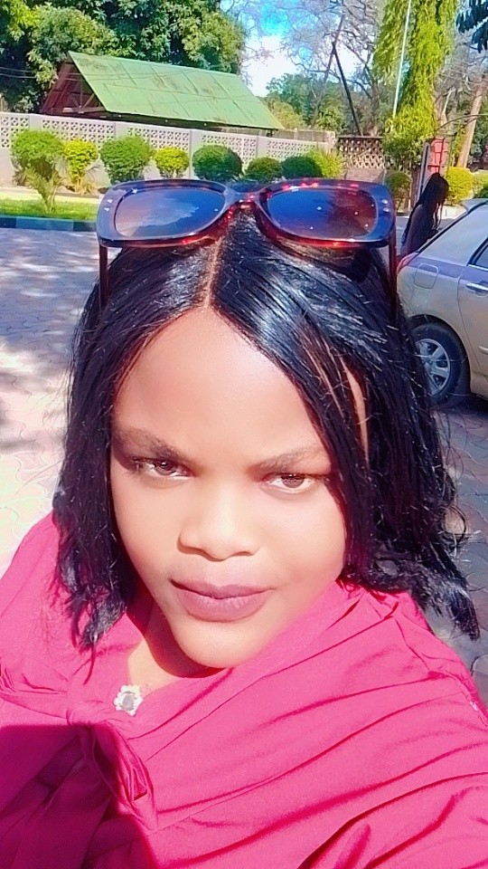 ‘Greetings, internet dwellers! I’m here to sprinkle some virtual laughter into your lives.’