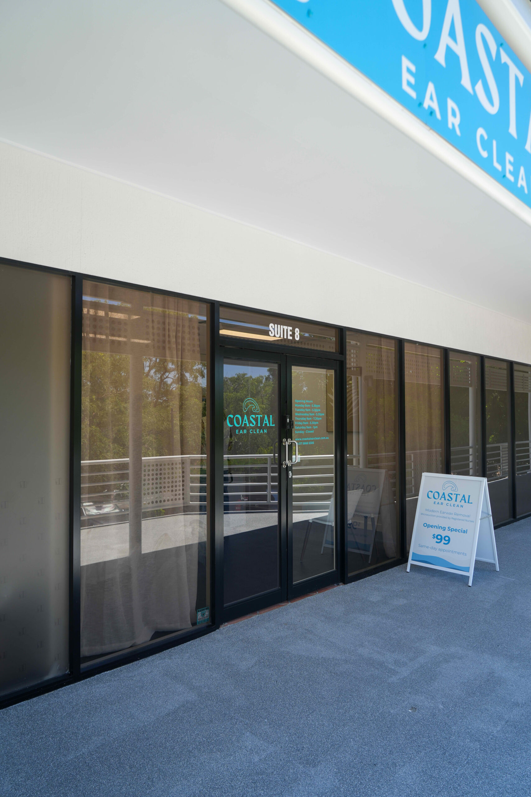 Earwax removal with microsuction