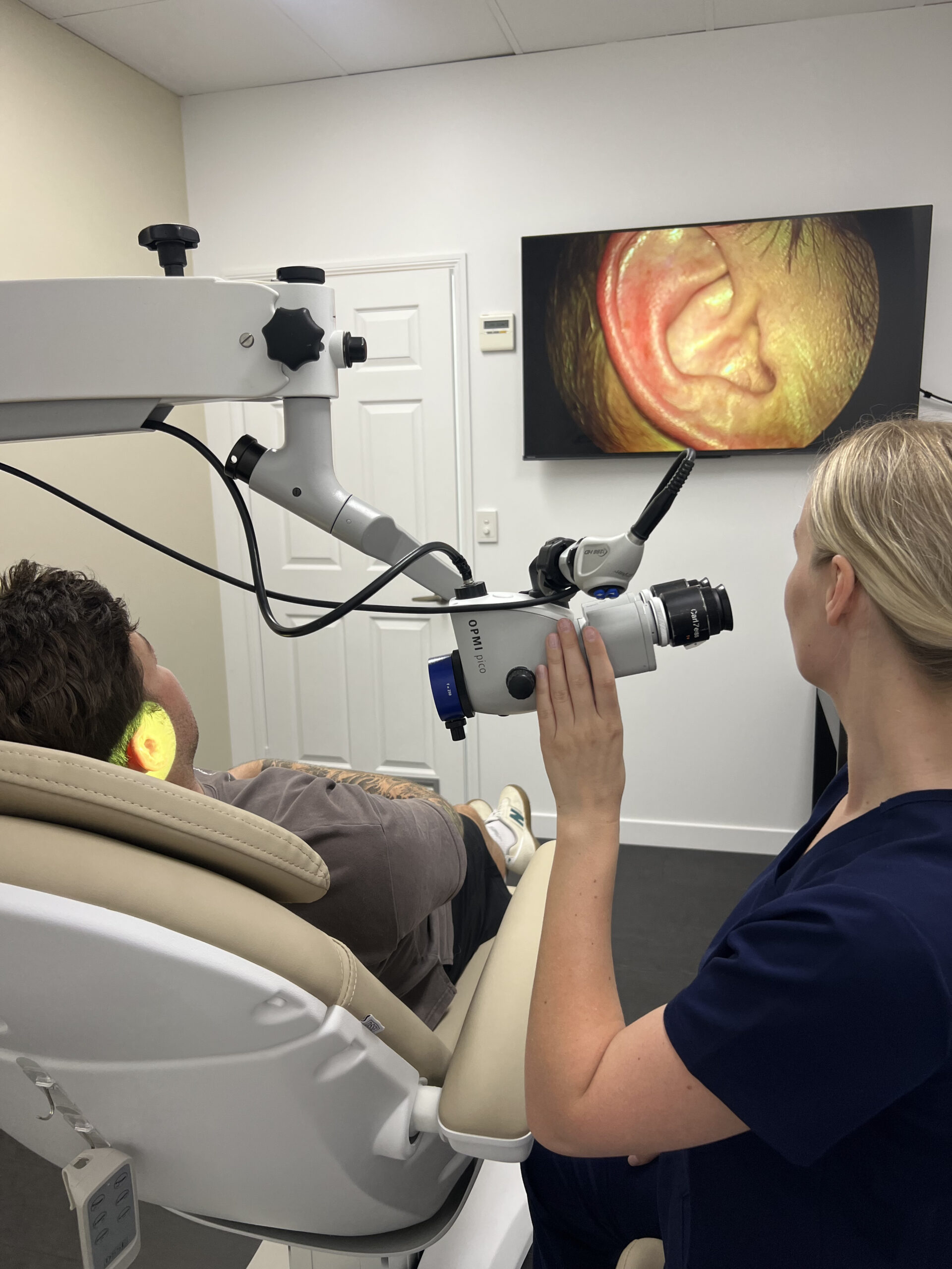 Earwax removal with microsuction